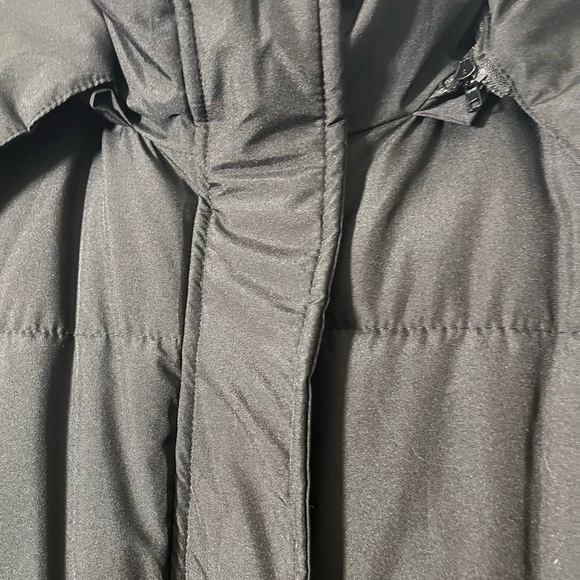 Katch Me Long Puffer Vest Sz M EUC - Picture 3 of 9